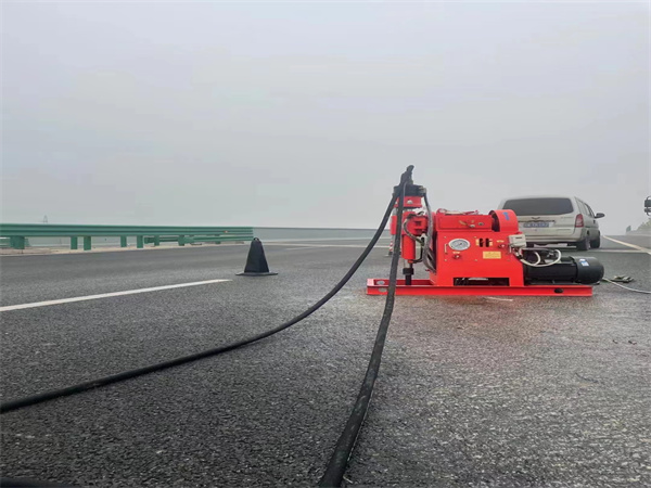 商都马路路基路面开裂下沉注浆加固灌浆