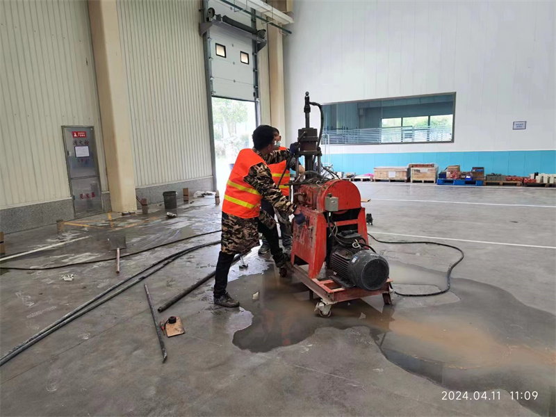 商都厂房地面下沉塌陷注浆加固施工